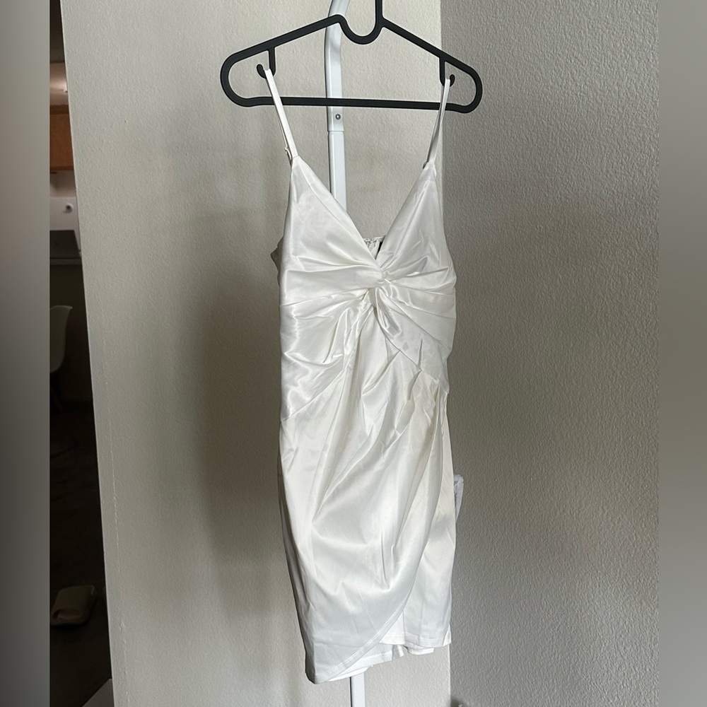 BRAND NEW LULUS WHITE MINIDRESS